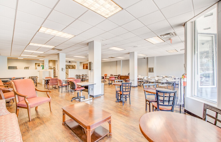 More Photos Of 592-594 N 2nd St, Memphis Freestanding For Sale