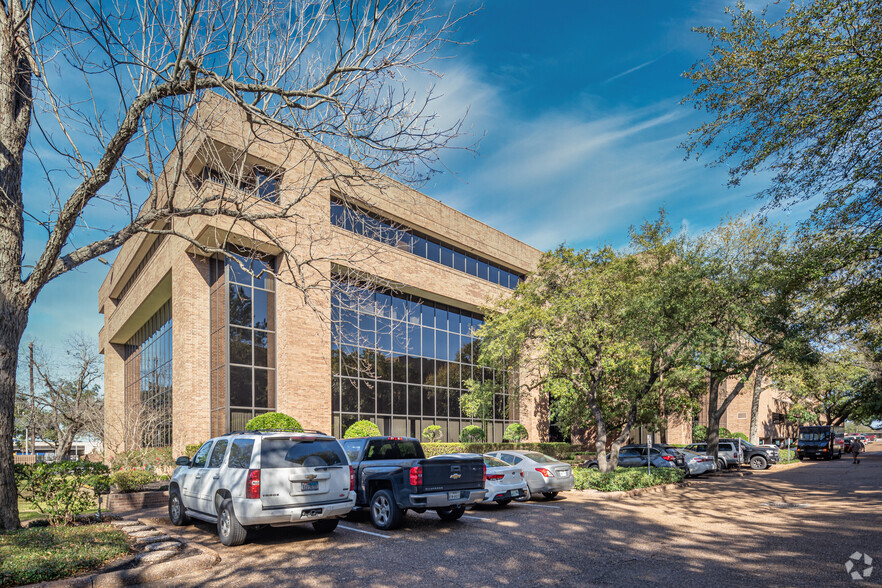 Primary Photo Of 952 Echo Ln, Houston Office For Lease