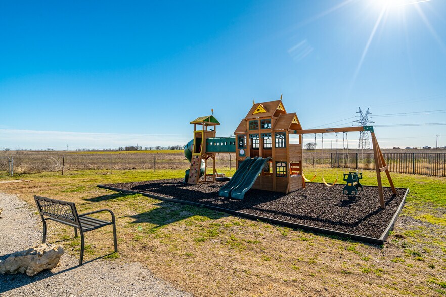 More Photos Of 4706 George Owens Rd, Ponder Trailer Camper Park For Sale