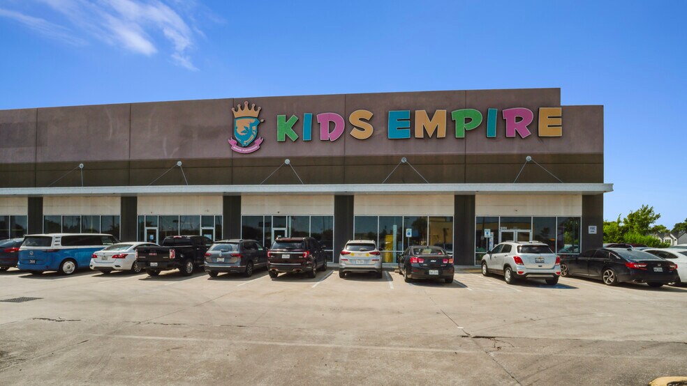 More Photos Of 10404 Gulf Fwy, Houston Storefront For Sale