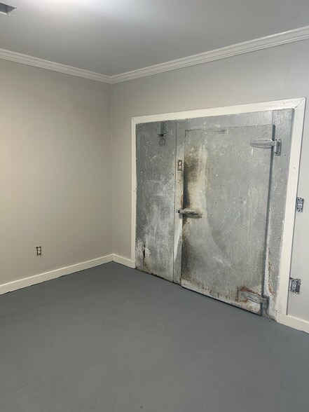 More Photos Of 206 South St, Nashville Freestanding For Sale