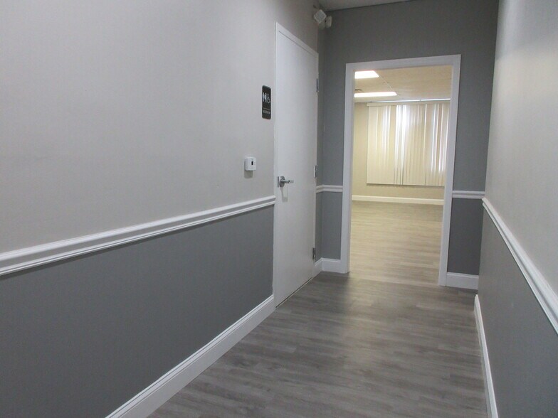 More Photos Of 540 NW University, Port Saint Lucie Office Residential For Sale