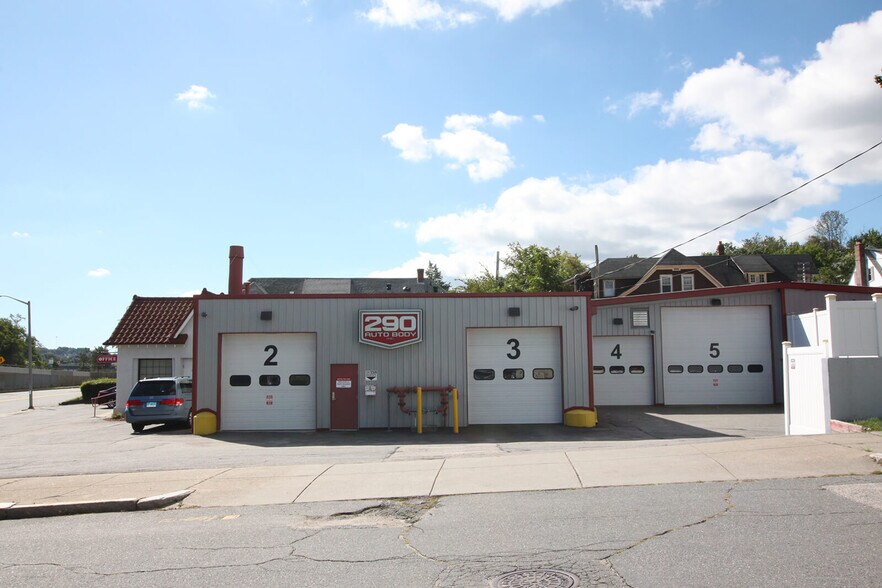 More Photos Of 73 W Boylston Dr, Worcester Auto Repair For Lease
