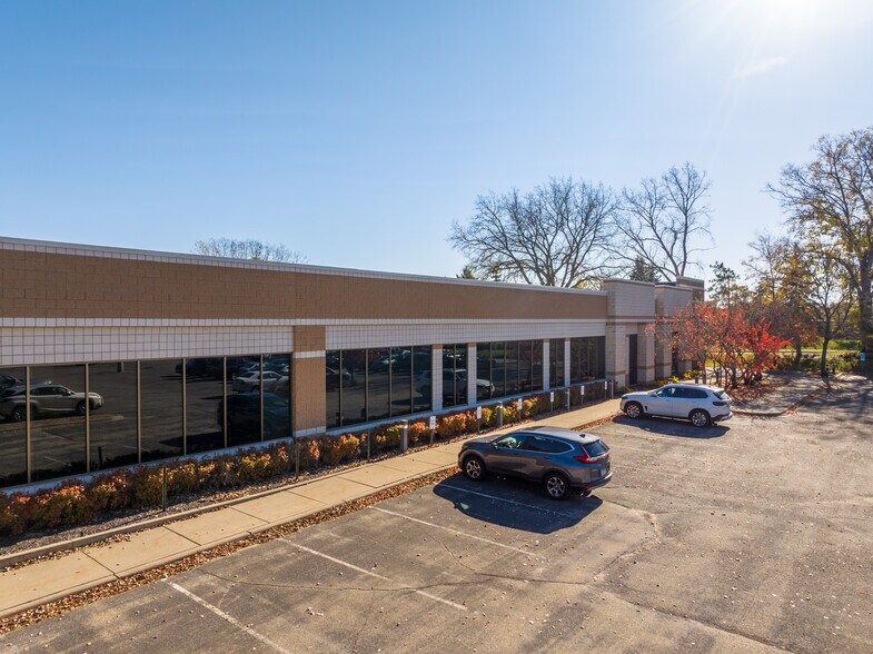 More Photos Of 6900 W 110th St, Bloomington Light Manufacturing For Sale