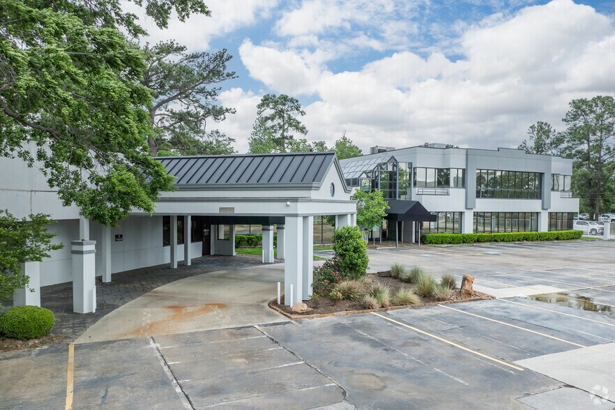 More Photos Of 17323 Red Oak Dr, Houston Office For Sale