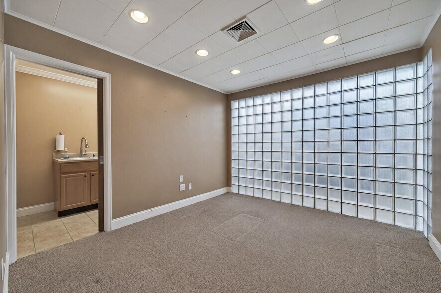 More Photos Of 201 Homestead Ave, Maybrook Office For Sale