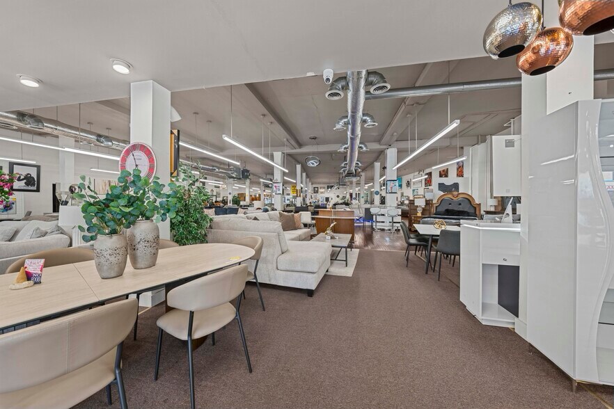 More Photos Of 1144 Elizabeth Ave, Elizabeth General Retail For Sale