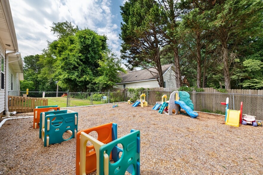 More Photos Of 824 Temple Rd, Bremen Daycare Center For Sale