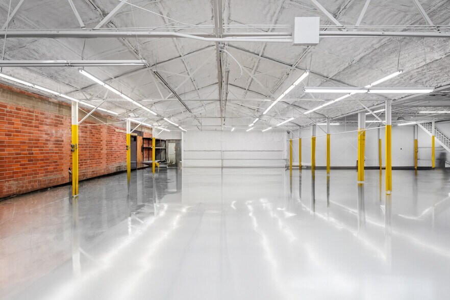 More Photos Of 5011 Navigation Blvd, Houston Warehouse For Lease