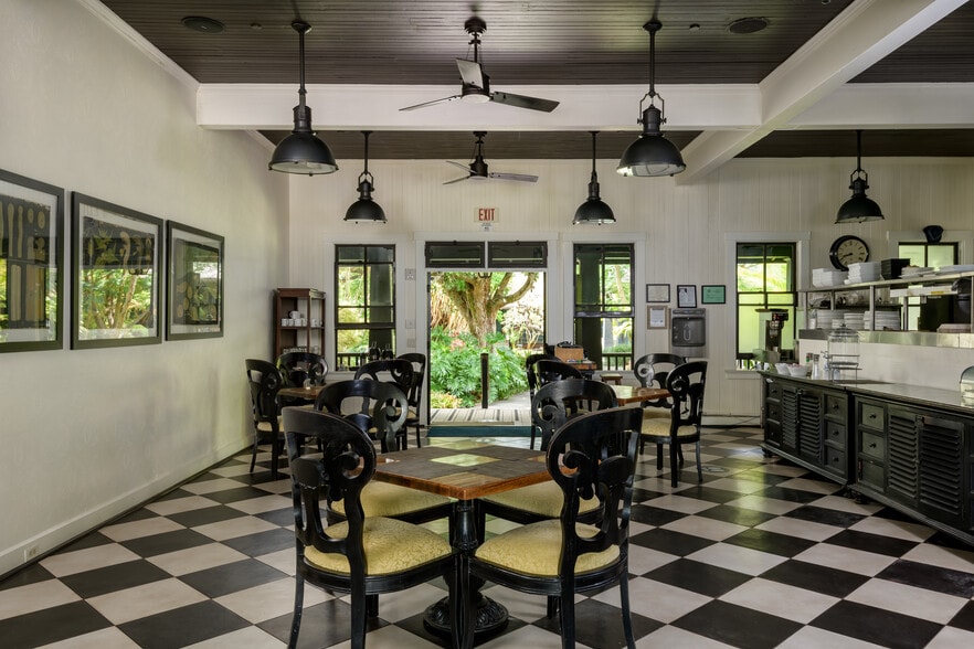 More Photos Of 1813 Baldwin Ave, Makawao Hotel For Sale