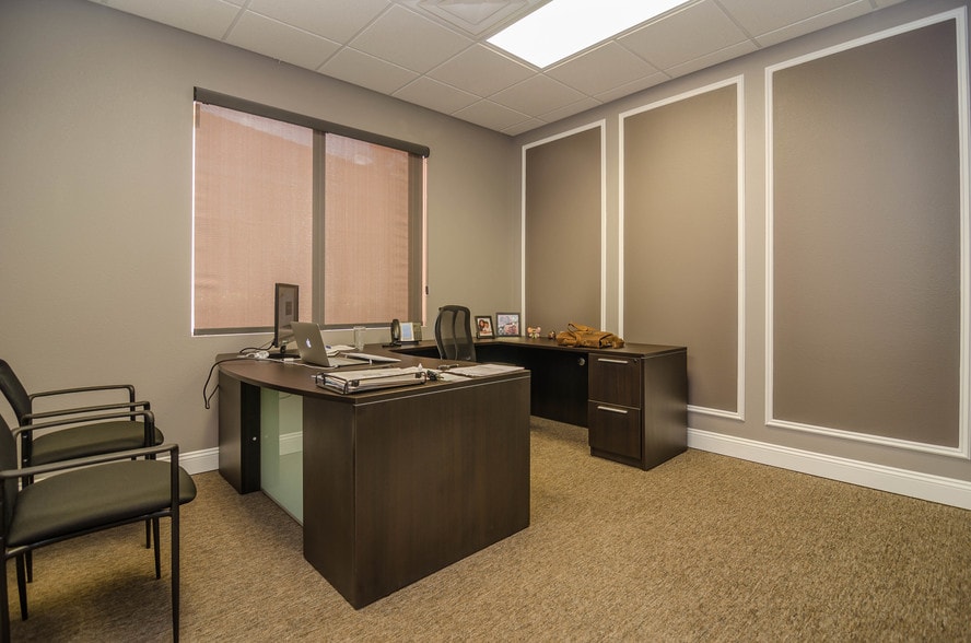 More Photos Of 4960-4962 Royal Gulf Cir, Fort Myers Medical For Lease