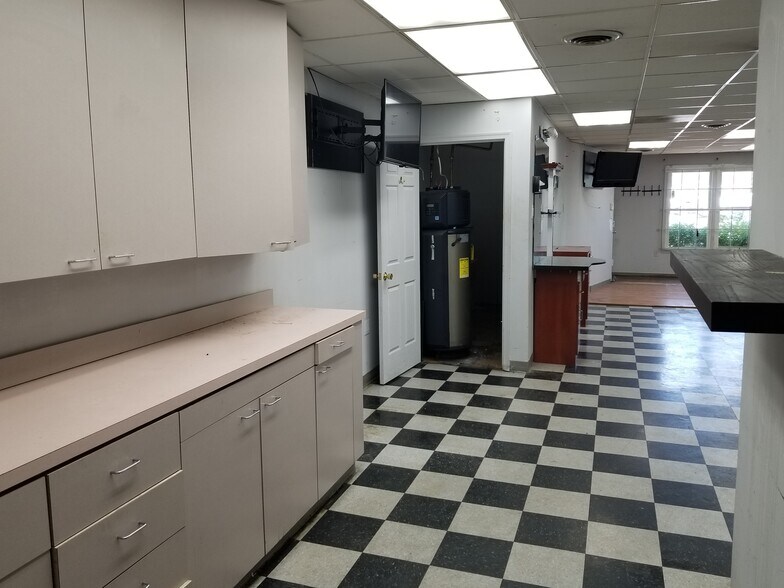 More Photos Of 4700 Stamp Rd, Marlow Heights General Retail For Lease