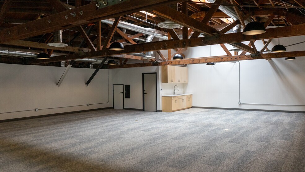 More Photos Of 1219 State St, Santa Barbara Office For Lease