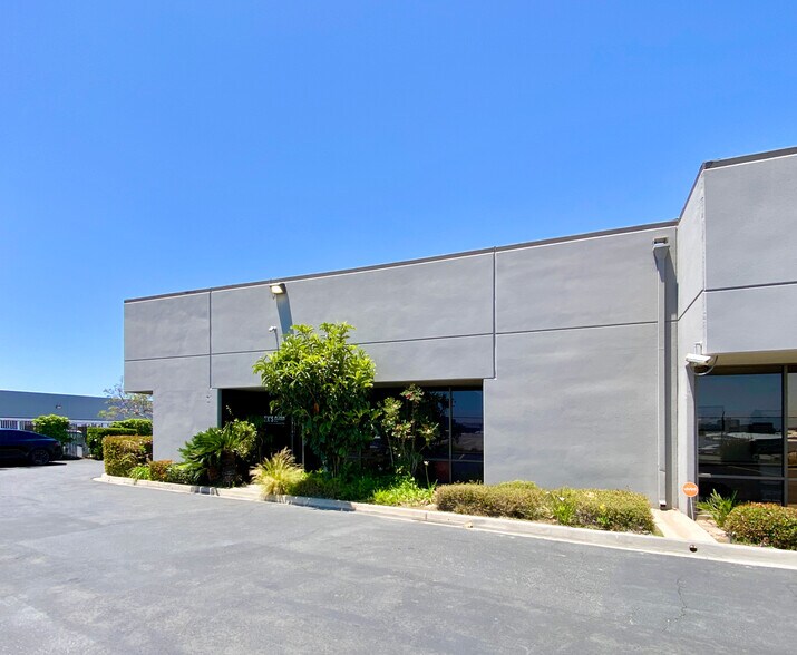 Primary Photo Of 2960 Airway Ave, Costa Mesa Light Manufacturing For Lease