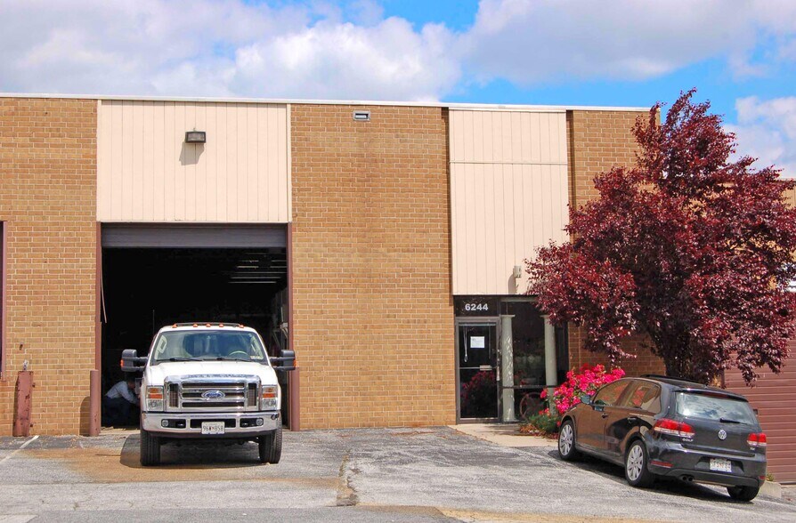 More Photos Of 6212-6260 Frankford Ave, Baltimore Showroom For Lease