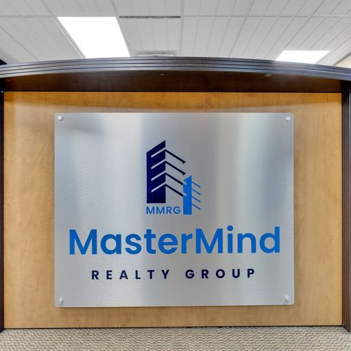 More Photos Of 89-95 Boul des Entreprises, Boisbriand Warehouse For Lease