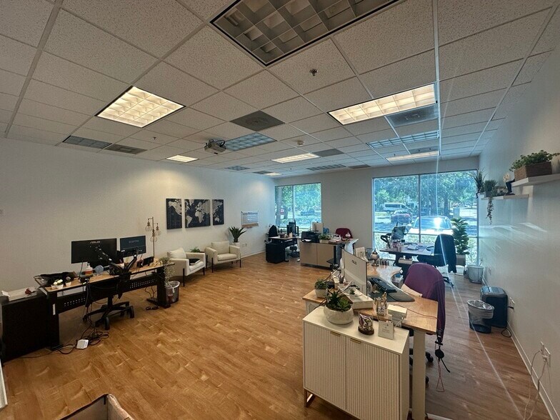 More Photos Of 2200 N Alafaya Trl, Orlando Office For Lease