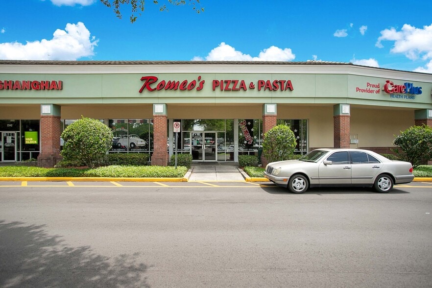 More Photos Of 2300 Griffin Rd, Lakeland Unknown For Lease