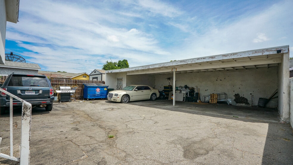 More Photos Of 6714 Parmelee Ave, Los Angeles Apartments For Sale