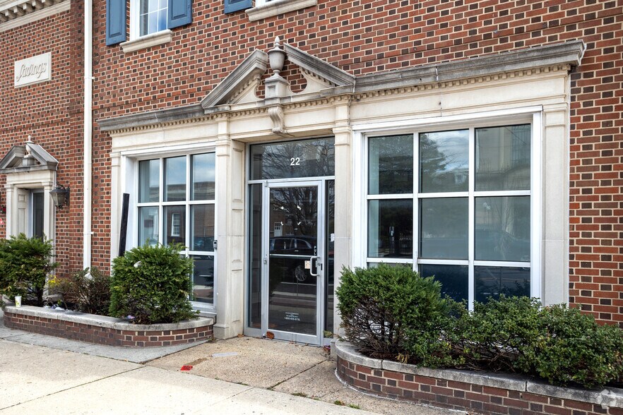 More Photos Of 22 N Broad St, Woodbury Freestanding For Lease
