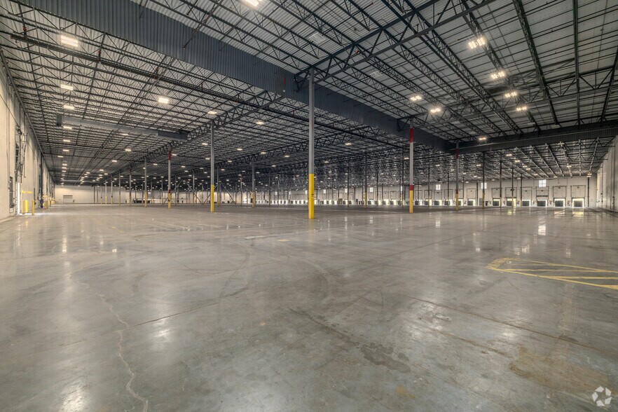More Photos Of 3660 Deerpark Blvd S, Elkton Distribution For Lease