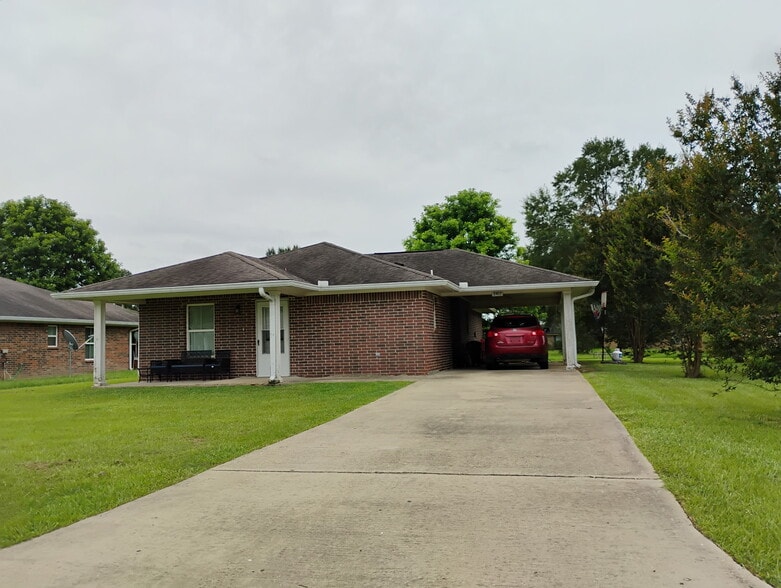 Primary Photo Of 2410 1st St, Ville Platte Multifamily For Sale