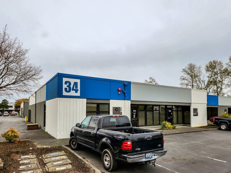 More Photos Of 1038 Industry Dr, Tukwila Light Manufacturing For Lease