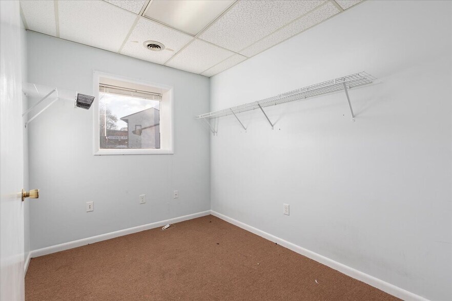 More Photos Of 11 Water St, Front Royal Loft Creative Space For Lease