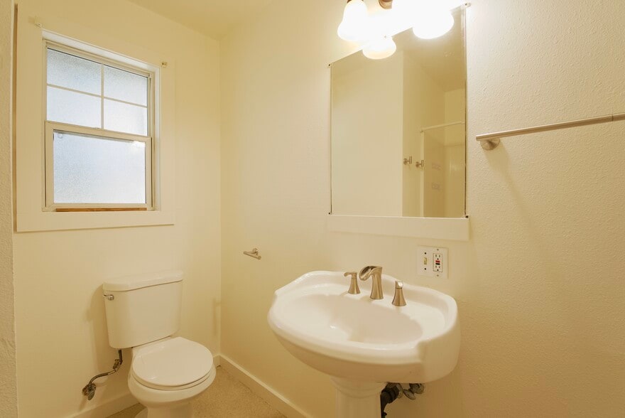 More Photos Of 1313 Sacramento St, Vallejo Multifamily For Sale