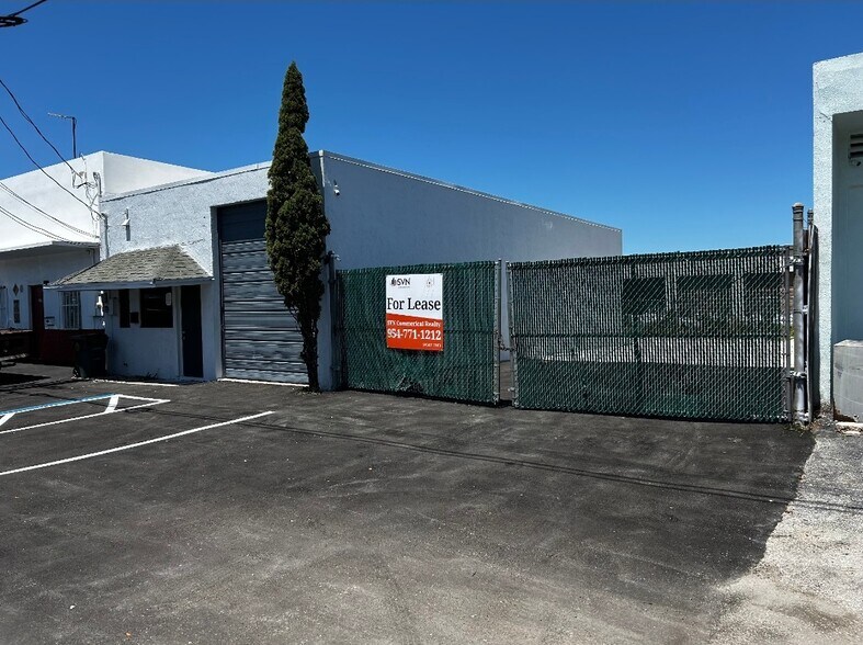 Primary Photo Of 241 NE 32nd Ct, Oakland Park Warehouse For Lease