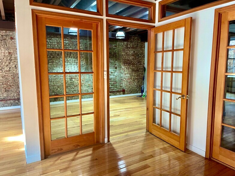 More Photos Of 19 Fulton St, New York Office For Lease