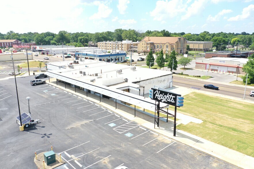 More Photos Of 3393-3437 Summer Ave, Memphis Storefront For Lease