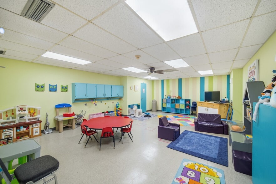 More Photos Of 14400 Northwest Fwy, Houston Religious Facility For Sale