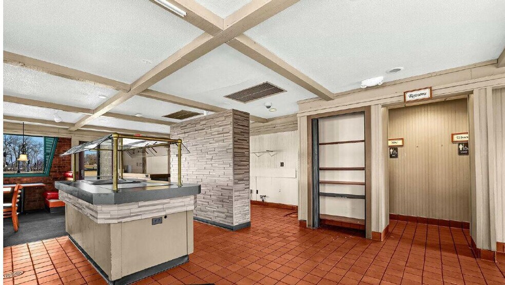 More Photos Of 2212 Rose St, La Crosse Restaurant For Sale