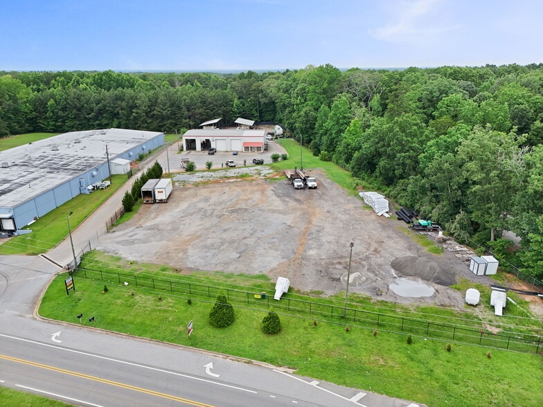 More Photos Of 477 Corinth Rd, Newnan Warehouse For Lease