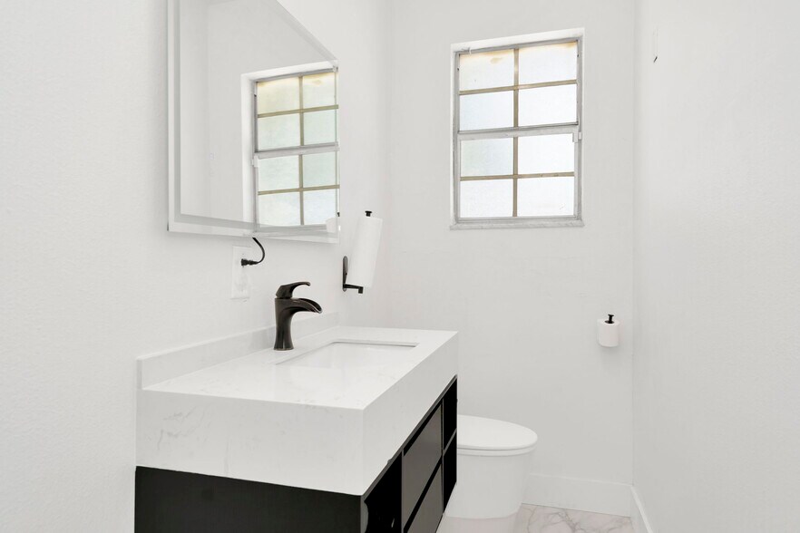 More Photos Of 5401 S Dale Mabry Hwy, Tampa Medical For Sale