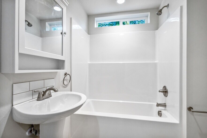 More Photos Of 3631 Green River Rd, Sweet Home Multifamily For Sale