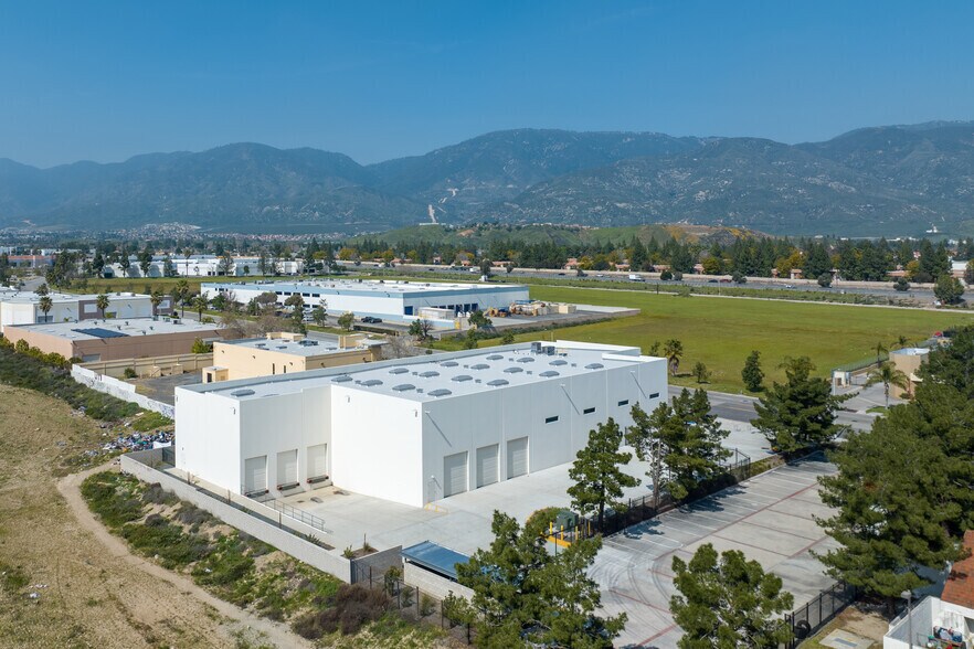 More Photos Of 4180 N Hallmark Pky, San Bernardino Industrial For Lease