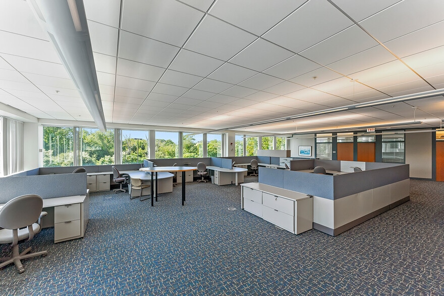 More Photos Of 75 Sam Fonzo Dr, Beverly Office For Lease