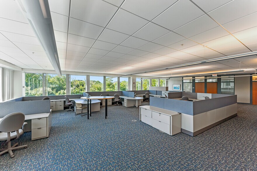 More Photos Of 75 Sam Fonzo Dr, Beverly Flex For Lease