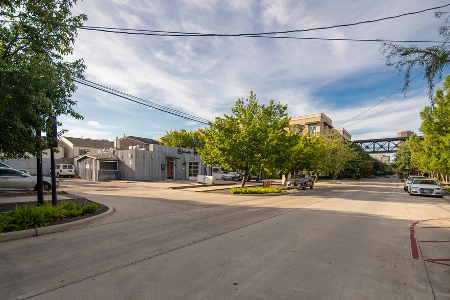 More Photos Of 2708 Bagby St, Houston Restaurant For Sale