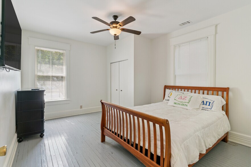 More Photos Of 1113 Grant St, Brunswick Apartments For Sale