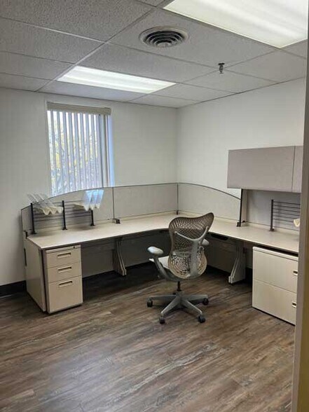 More Photos Of 6865-6889 Washington Ave S, Edina Flex For Lease