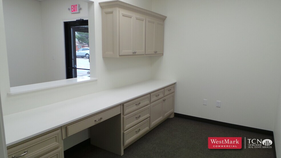 More Photos Of 5424 19th St, Lubbock Loft Creative Space For Sale