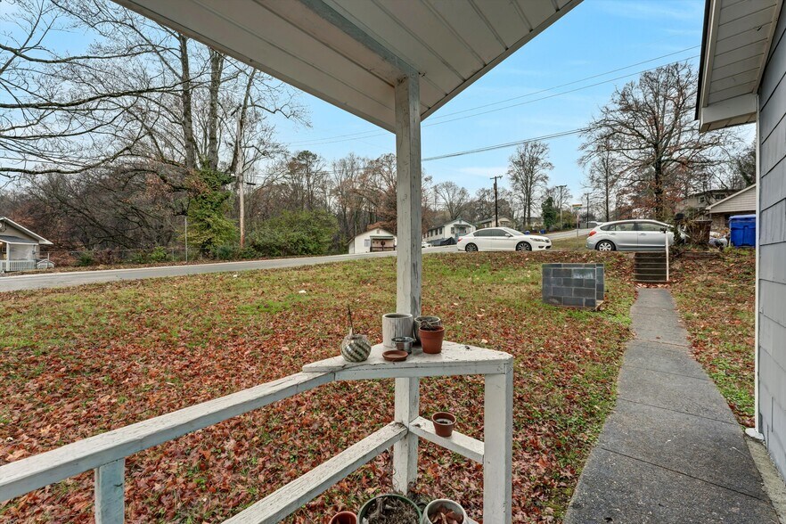 More Photos Of 100 Howard Ln, Oak Ridge Apartments For Sale