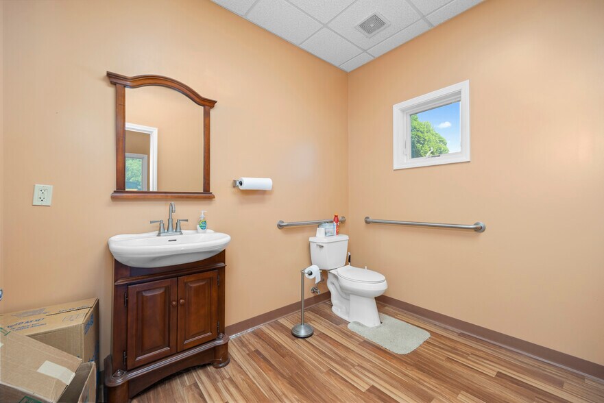 More Photos Of 1200 S Hartshorn Rd, Lakeside Marblehead Warehouse For Sale