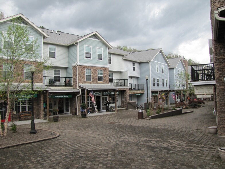 More Photos Of 849 Glades Rd, Gatlinburg Specialty For Sale
