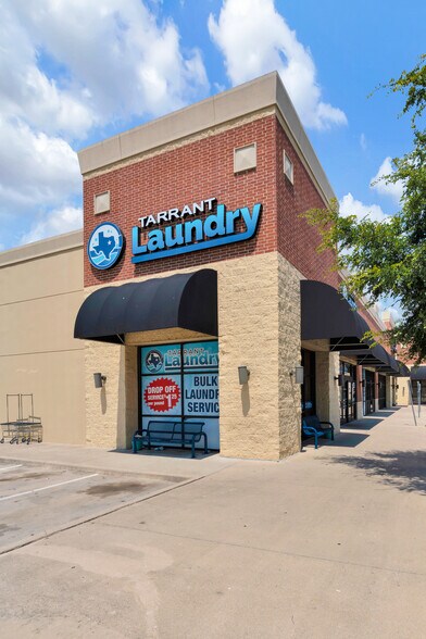 More Photos Of 5850 S Hulen St, Fort Worth Unknown For Lease