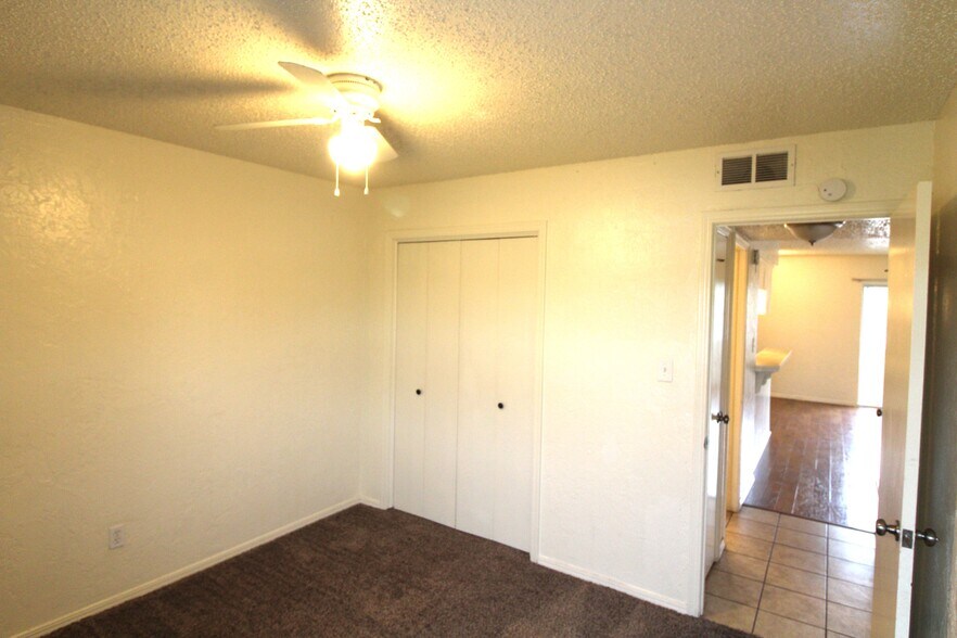 More Photos Of 1311 Glen Oaks Ct, Norman Apartments For Sale
