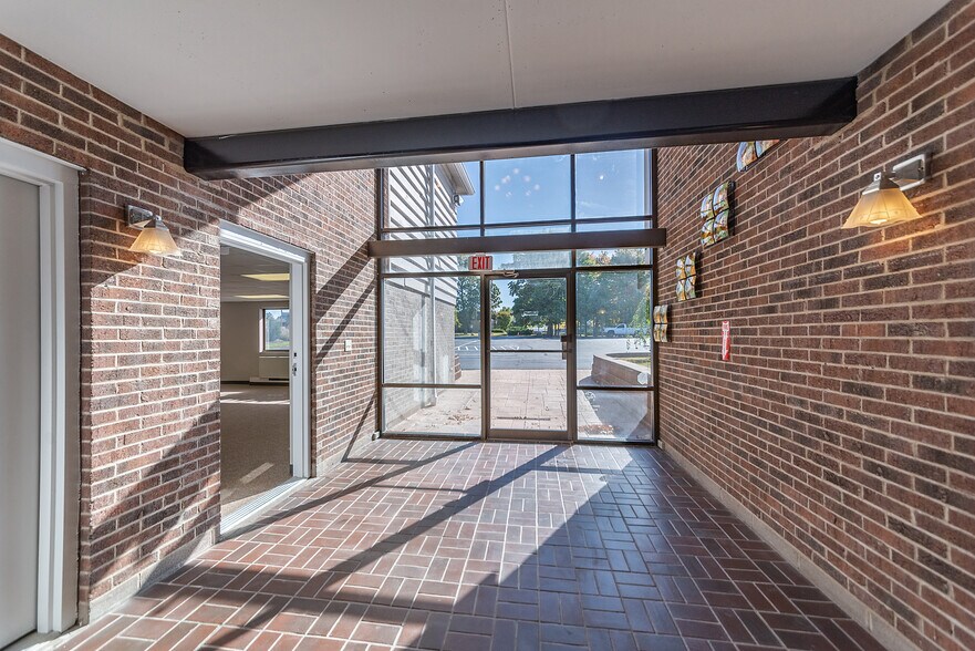 More Photos Of , Cincinnati Office For Sale